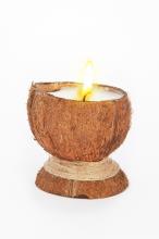 Свеча-эко ручной работы "Coconut" в скорлупе кокоса с ванилью
